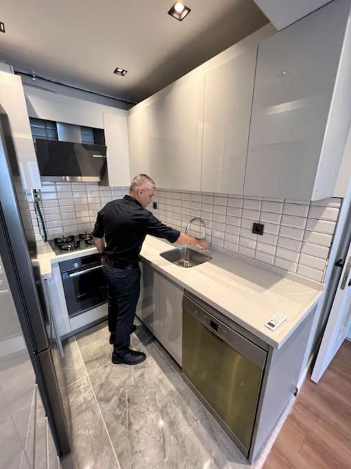 Zeytinburnu Merkezi Konumda, Sifir Daire & Esyalar Apartment Истанбул Екстериор снимка
